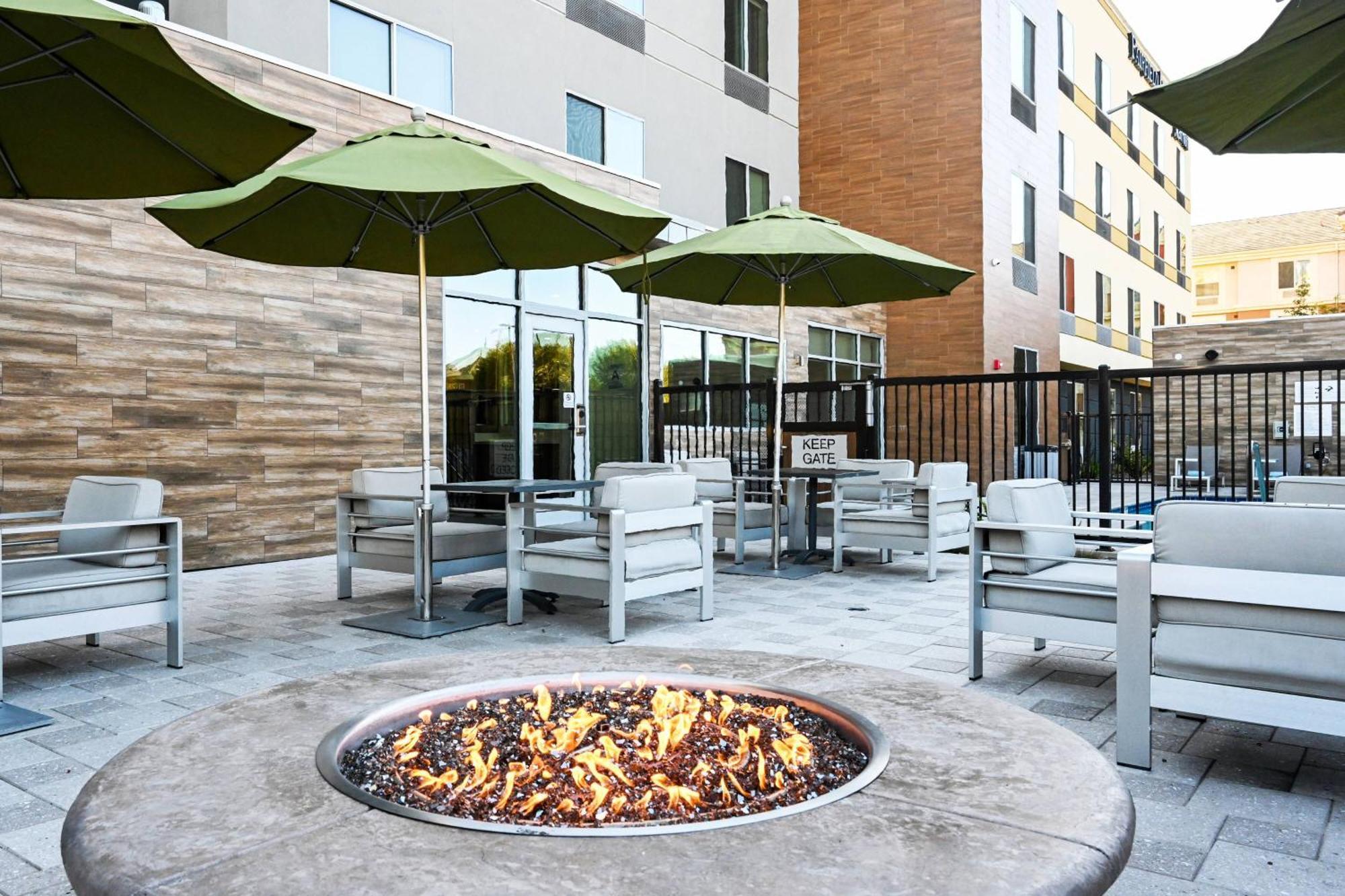 Fairfield Inn & Suites Ontario Ранчо-Кукамонга Экстерьер фото